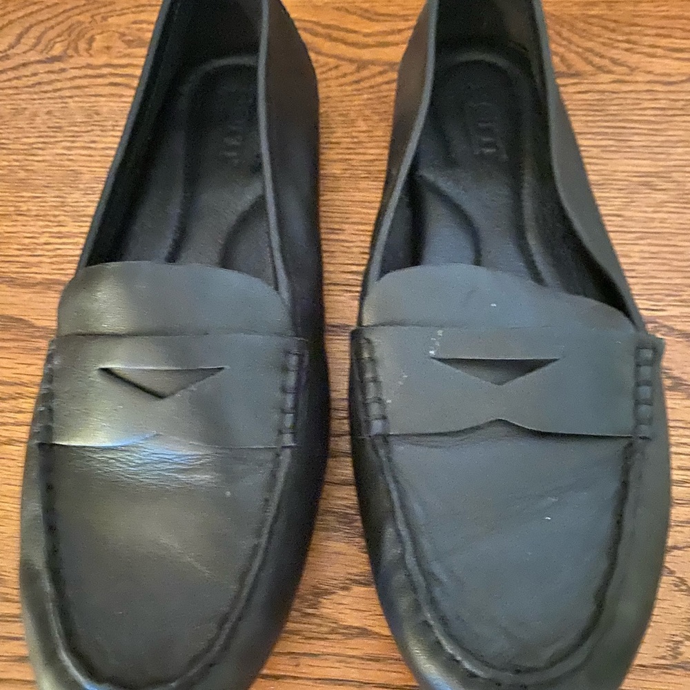 Born Women’s Black Loafers Size 8
